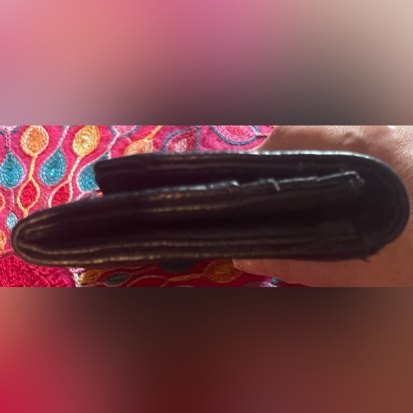 Black leather Capezio wallet. Measures about 7 x 4“. EUC - Picture 9 of 12